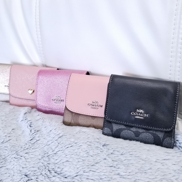 Coach Handbags - 🍒NWT🍒 COACH SIGNATURE METALLIC TRIFOLD WALLET